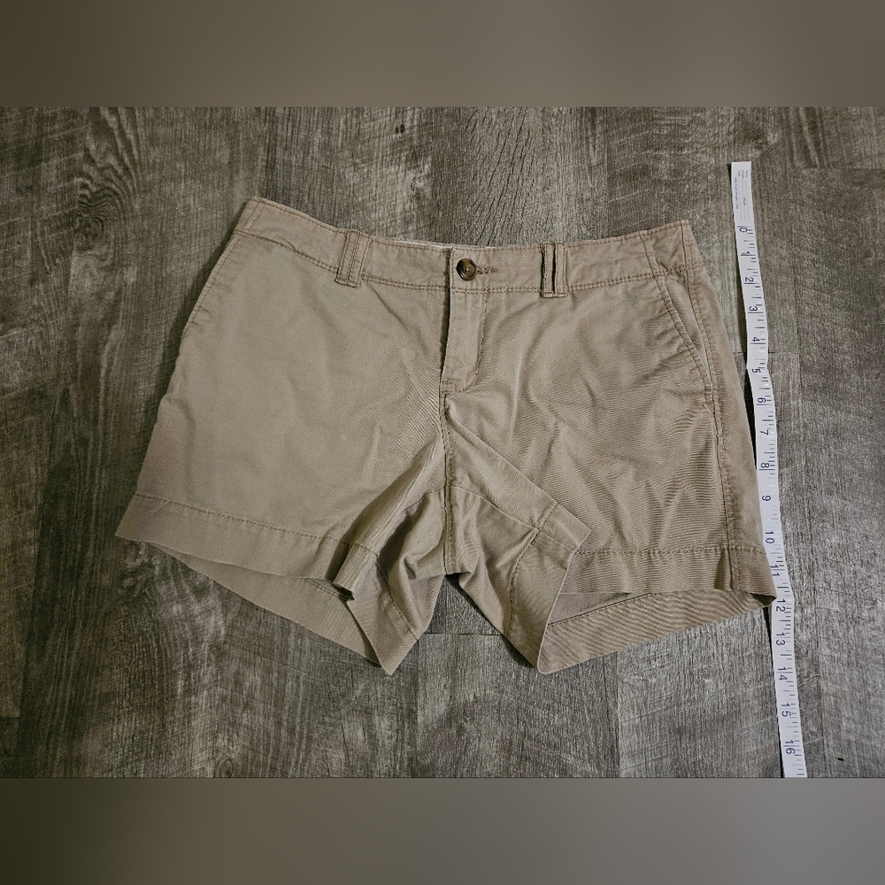 Old Navy Mid Rise Khaki Shorts Size 2